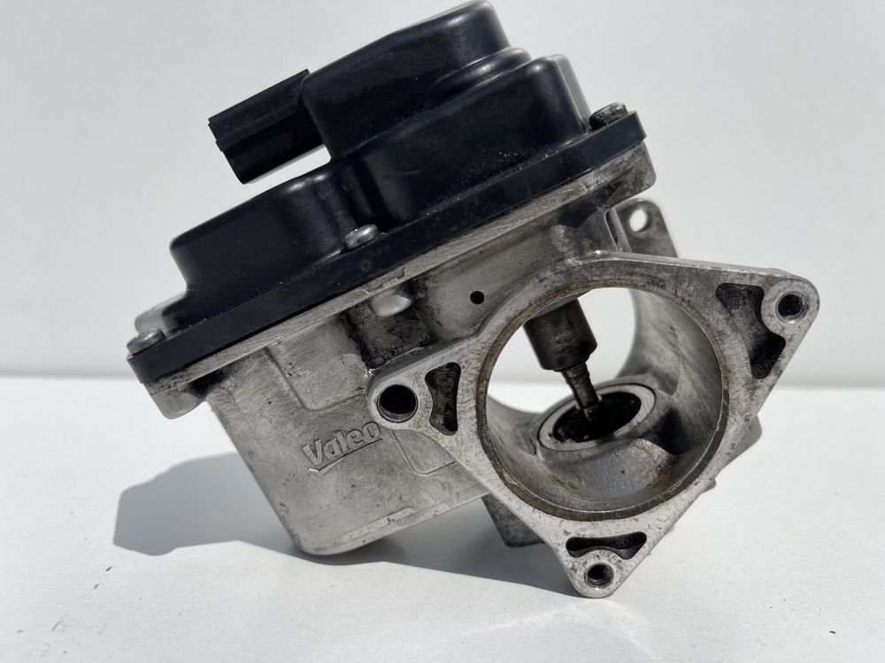 Клапан EGR Passat B6 2.0 CBA Skoda Golf клапан ЕГР Б6 03L131501E