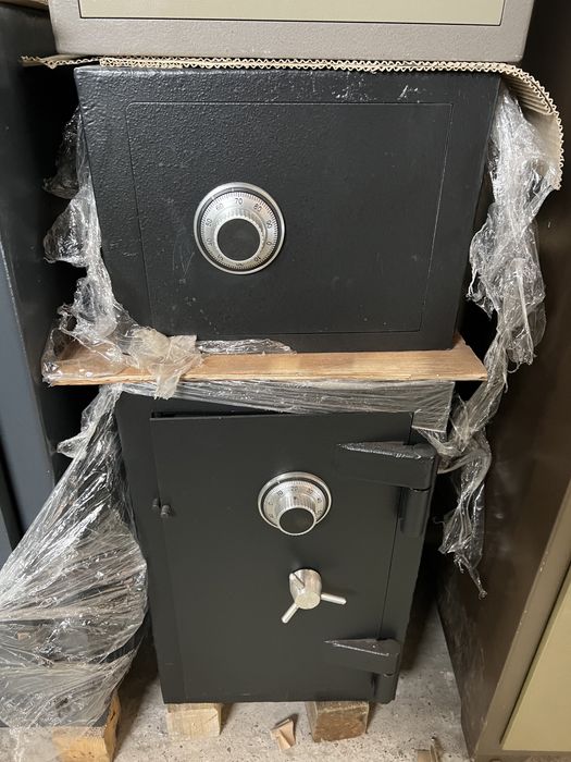 Сейфи кодові взломостійкі 2 клас вибір