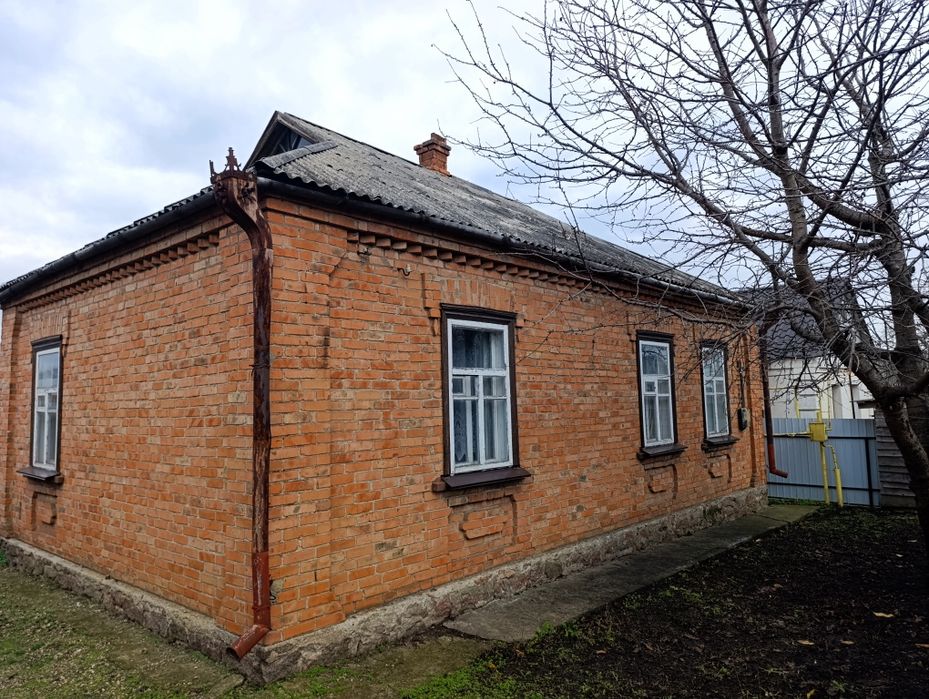 Продам будинок(біля Великого базару)