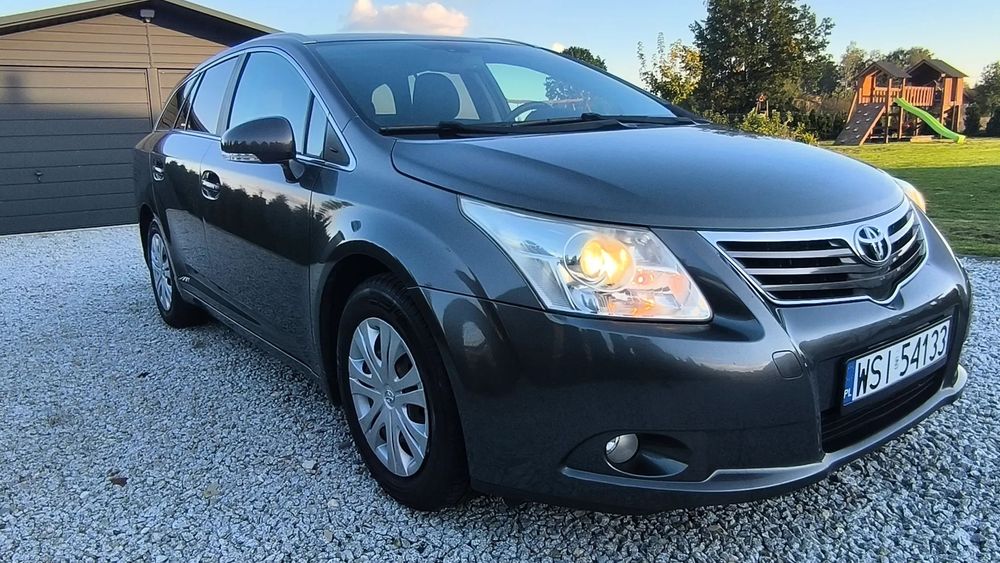 Toyota Avensis Avensis 1.8 benzyna automat Perfekt Stan