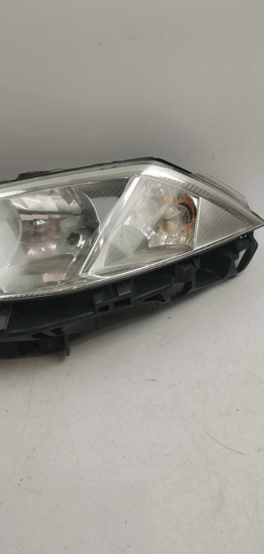 Lampa lewa Renault Megane 2 II przednia przód 2003