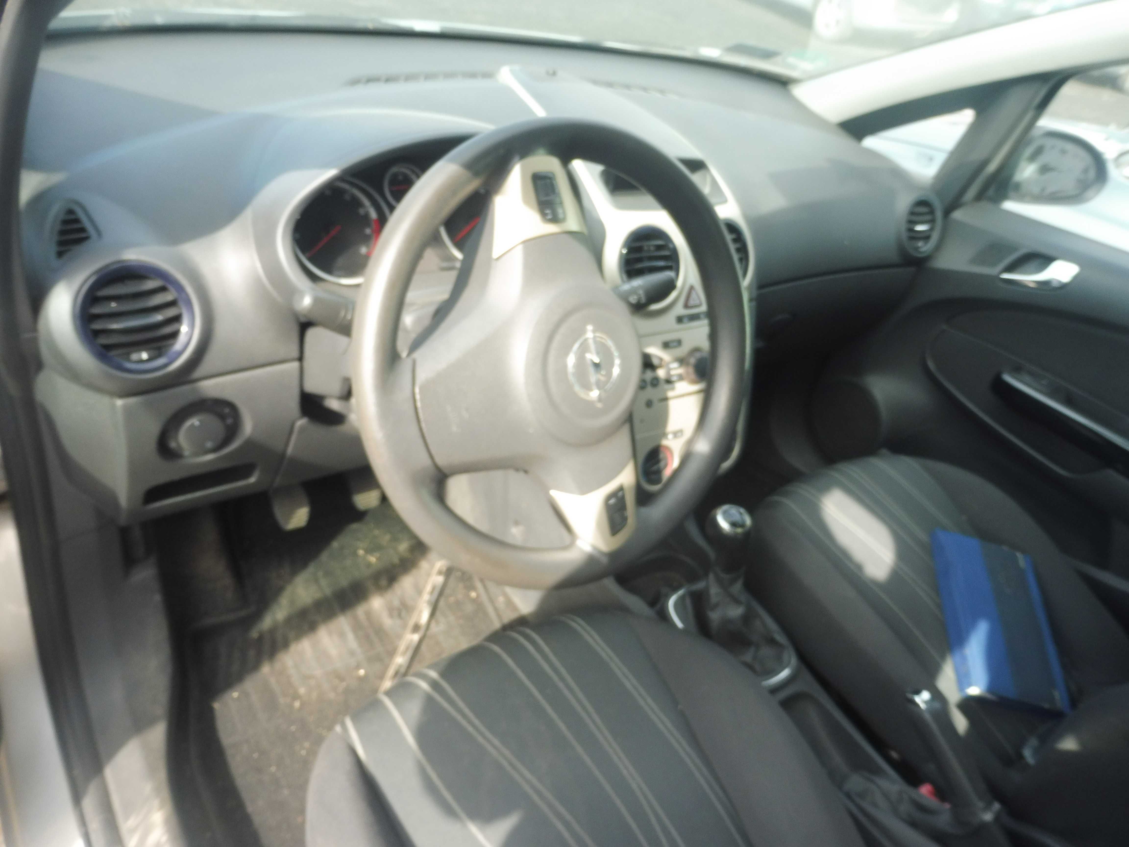 Opel Corsa D na części maska lampa drzwi klapa lusterko szyba zderzak