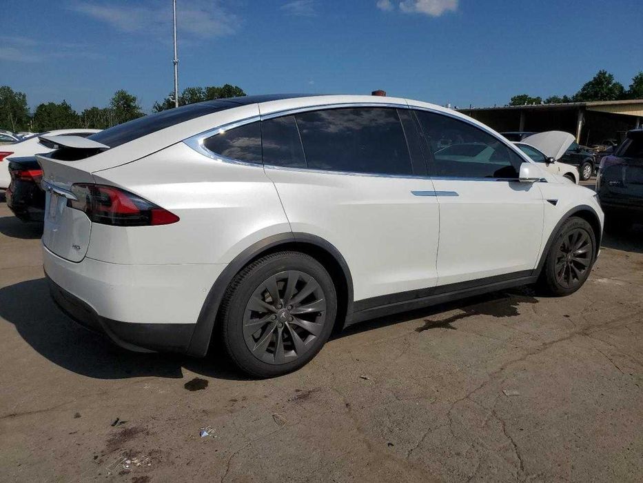 Продається в процесі доставки Tesla Model X 2019