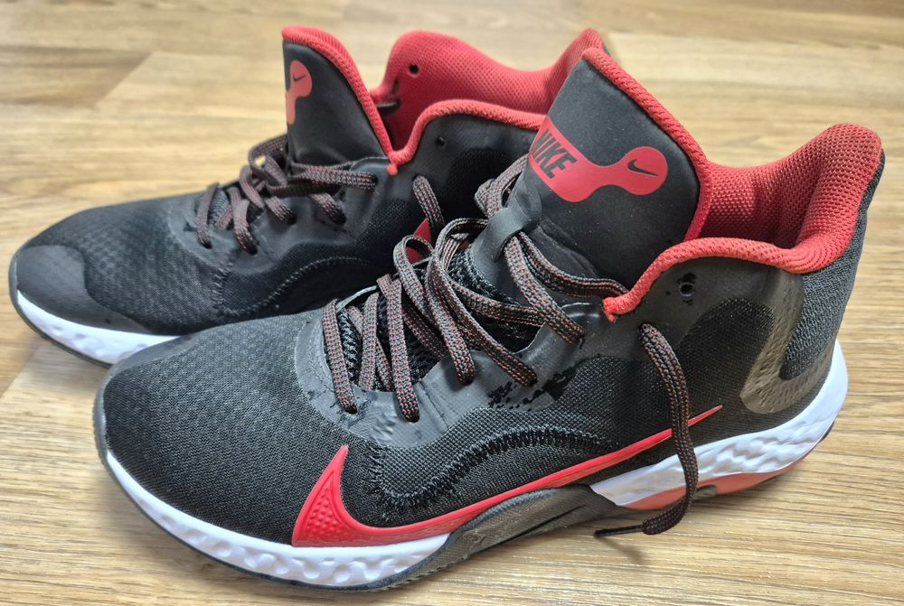 Кроси NIKE, 27,5 см по устриці,р-р 41, практично нові