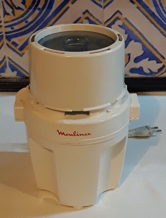Picadora 123 da marca Moulinex, modelo 320, como nova!