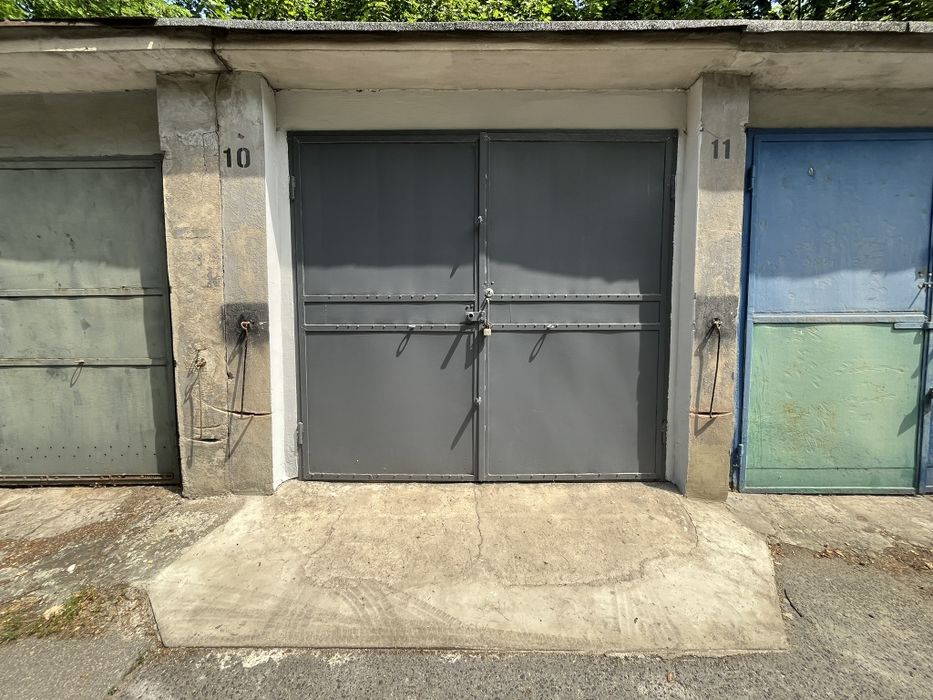 Garaż murowany 16m z prądem na granicy  Świętochłowic i Chorzowa