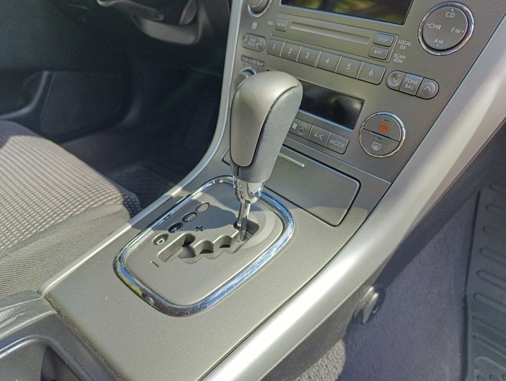 Subaru legacy автомат, повний привід, нова резина