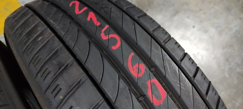 Pneus 215/60/17 kleber  semi novos