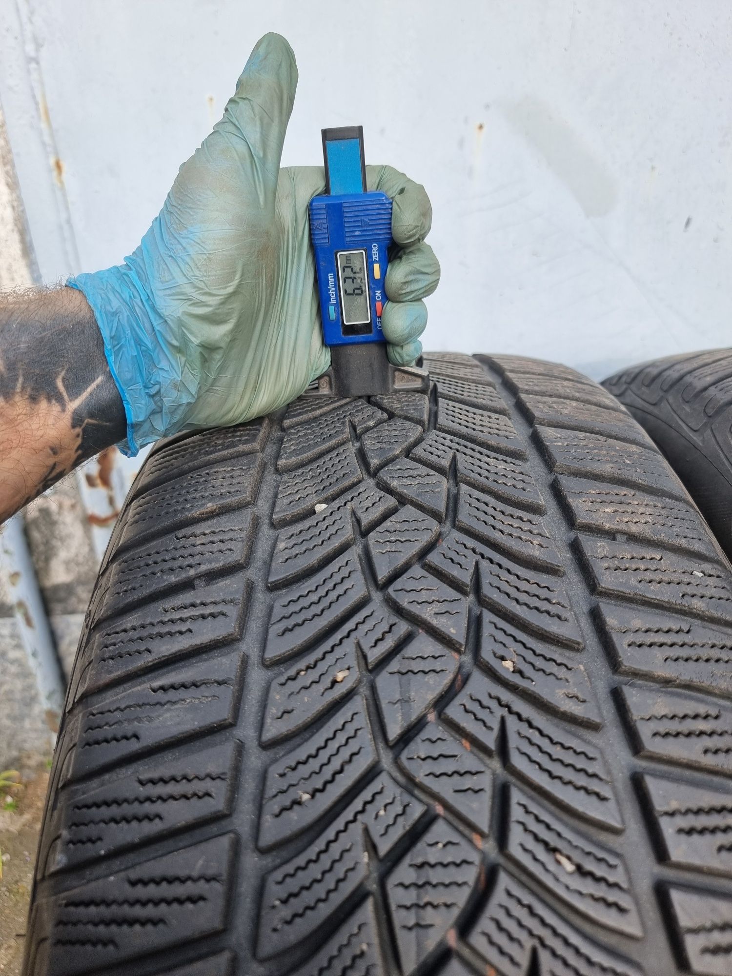 Opony zimowe 245/45r18 Goodyear UltraGrip 2020rok