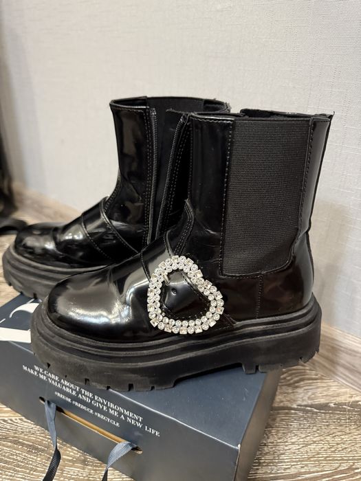 Осінні ботінки Zara