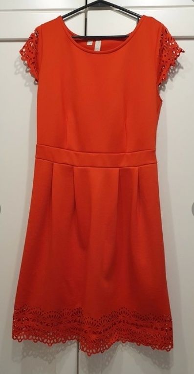 Bonprix body flirt czerwona sukienka z wycieciami 40/42 M L