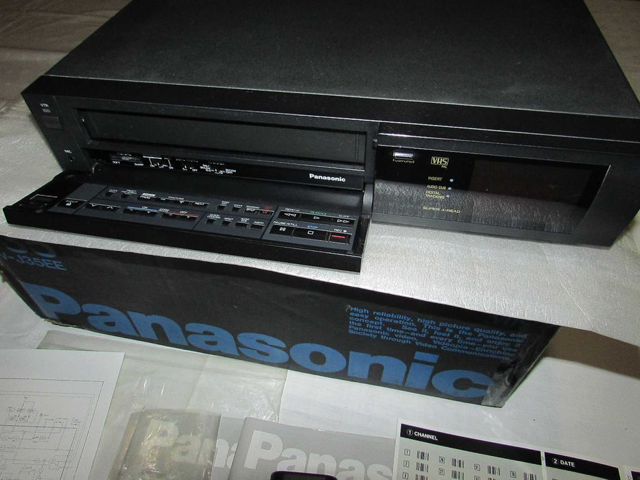 Видеомагнитофон Panasonic J35. Made in Japan. Супервинтаж 80х.