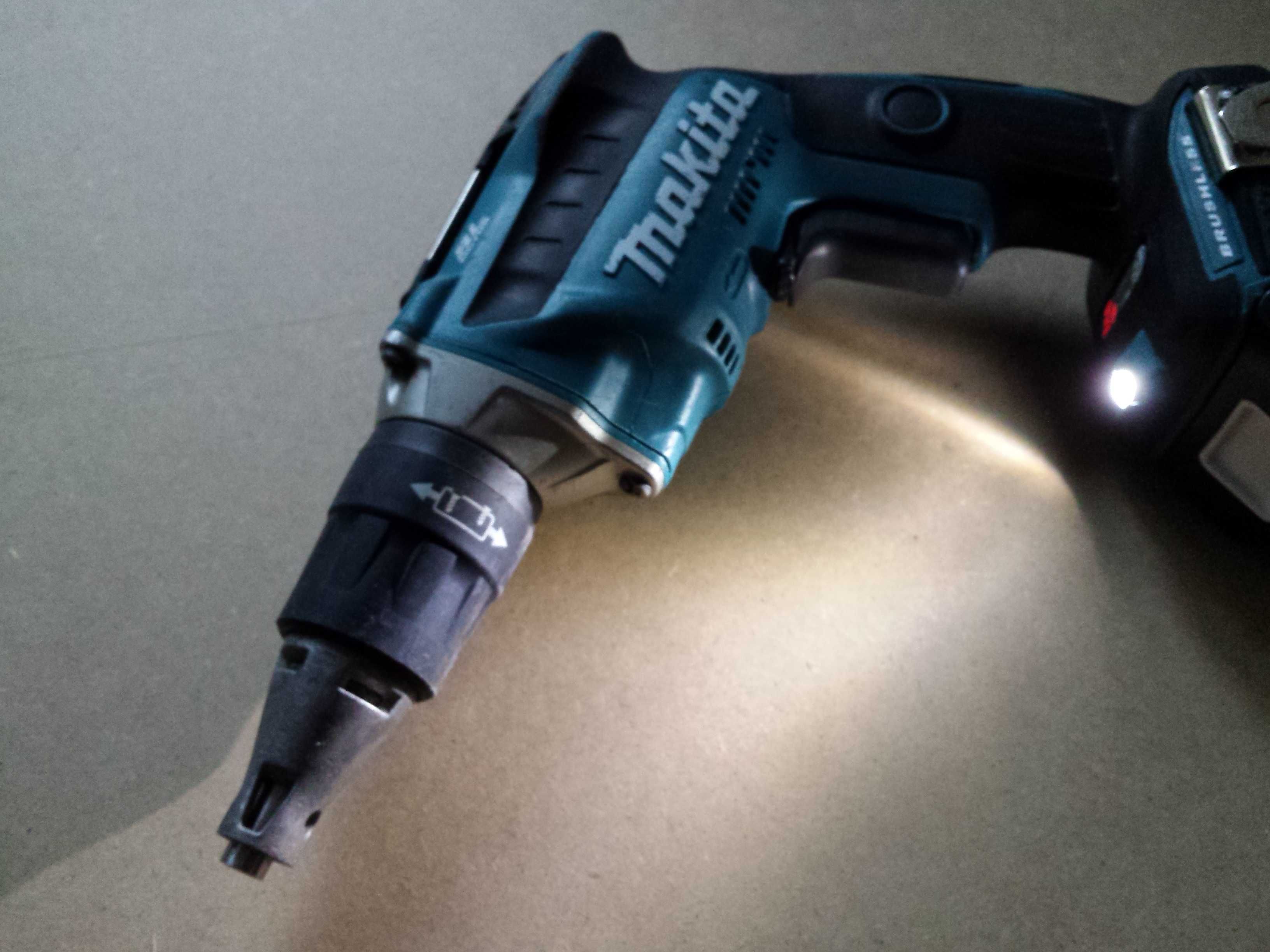 Makita DFS452 18V LXT wkrętarka do płyt karton gips regips, LED, BLDC