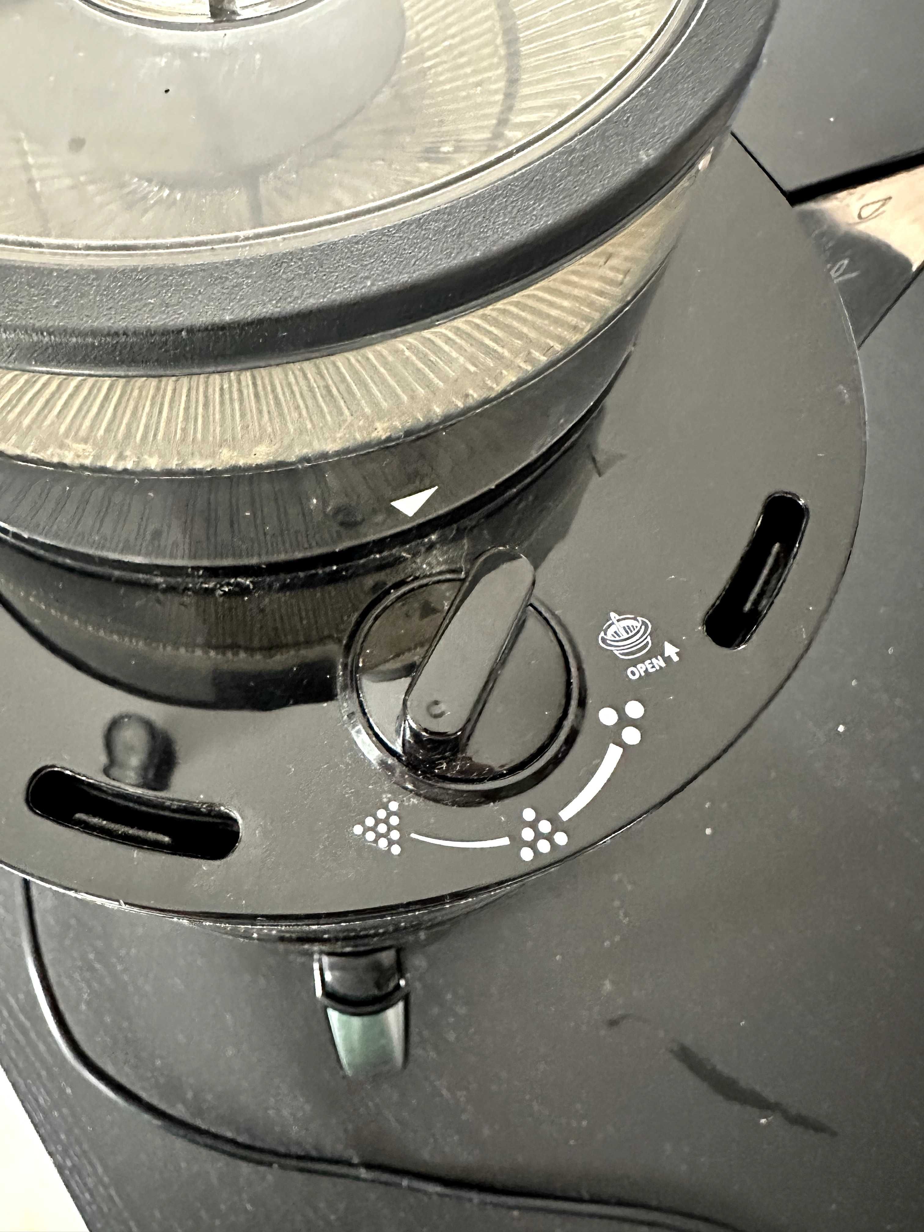 Ekspres przelewowy Melitta Aroma Fresh 1021-04 z młynkiem żarnowym