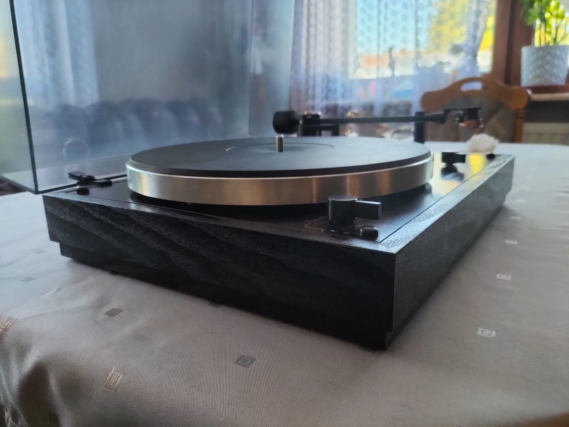 Gramofon Thorens TD146