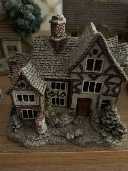 Coleção de 9 casinhas típicas portuguesas todas 30€