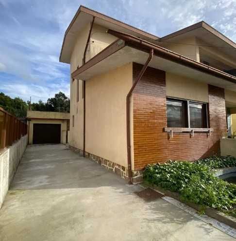 Moradia T4+1 com 4 frentes —  junto ao Parque de Quires, na Maia