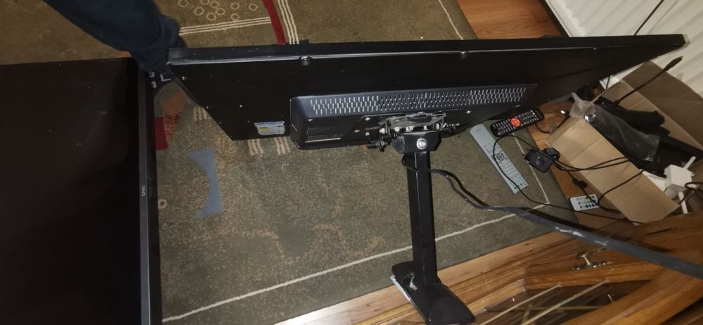 Telewizor Funai 32 z uchwytem