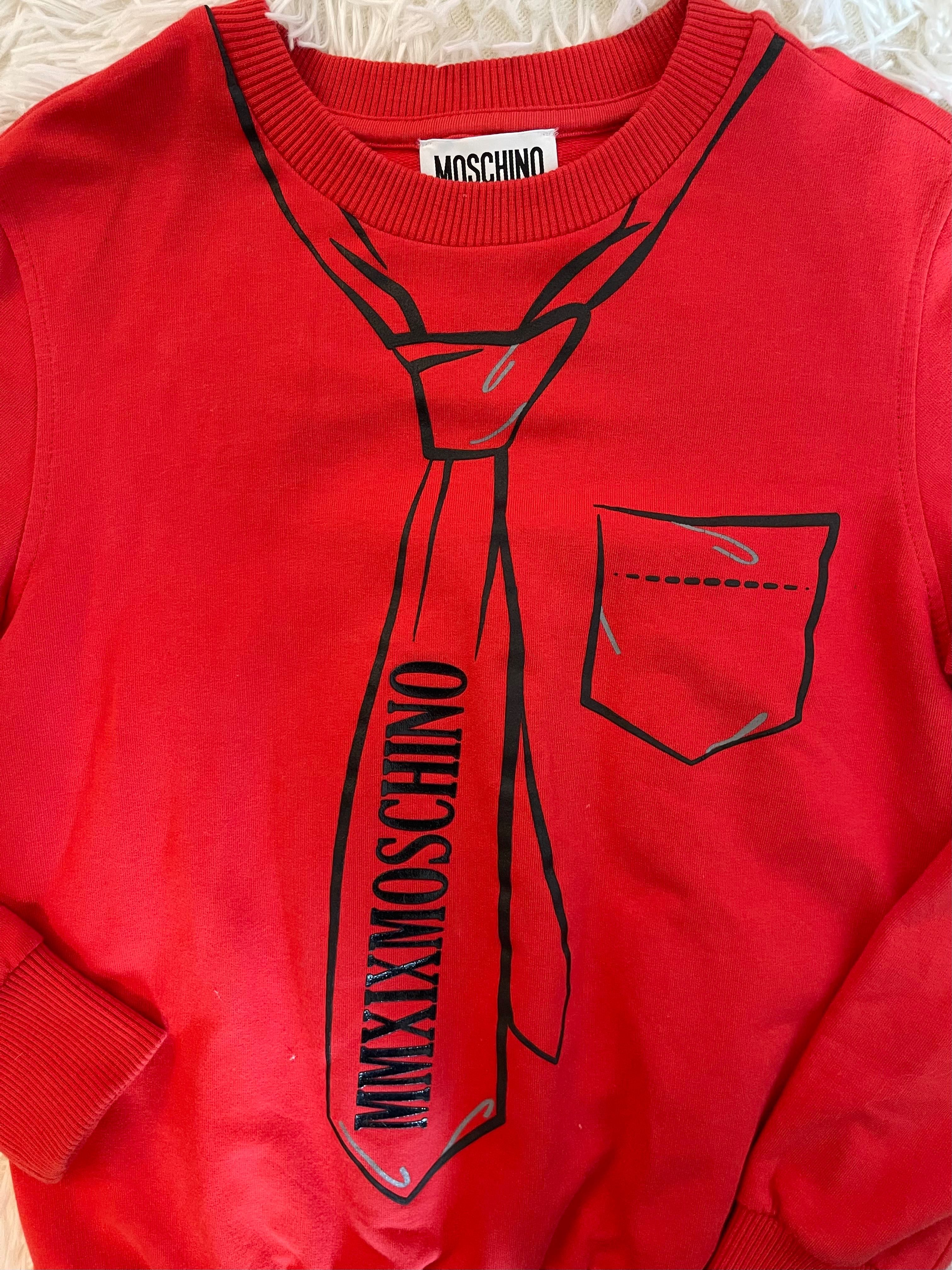 Camisola vermelha Moschino .