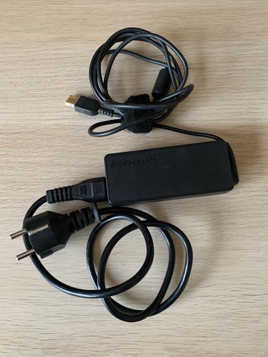 Carregador de portátil Lenovo 65 watts