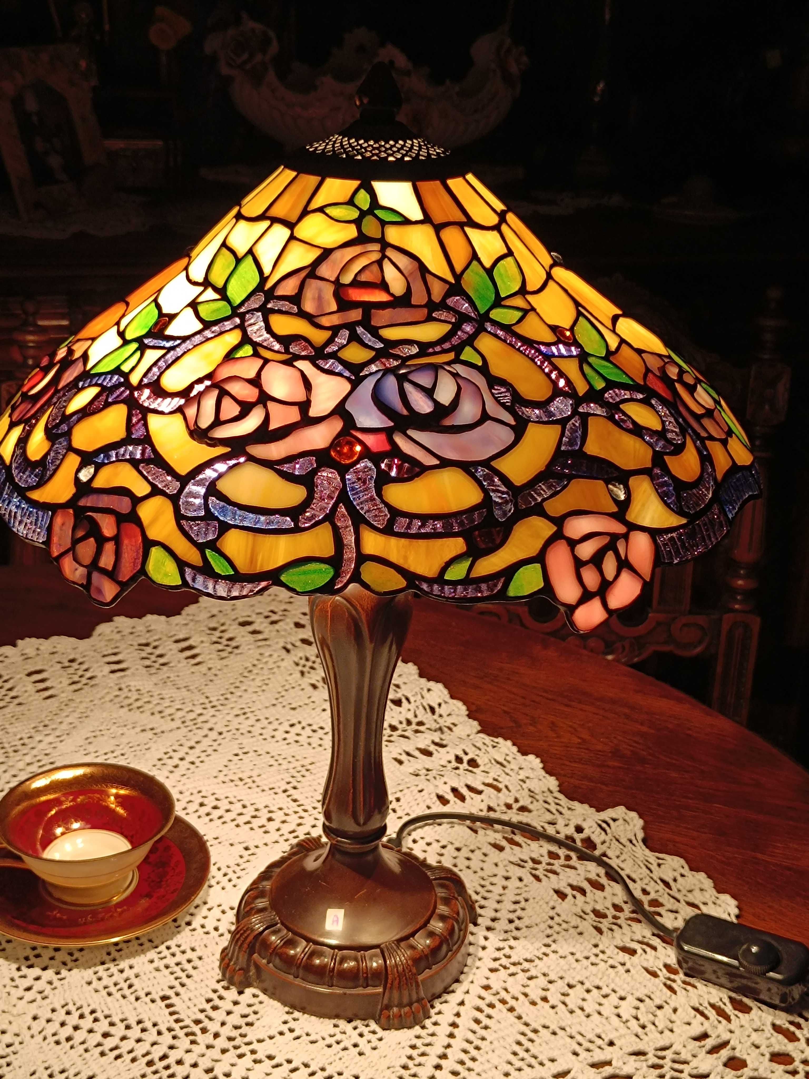 Lampa ,,Tiffany " witrażowa  ,stolikowa , motyw kwiaty, róże