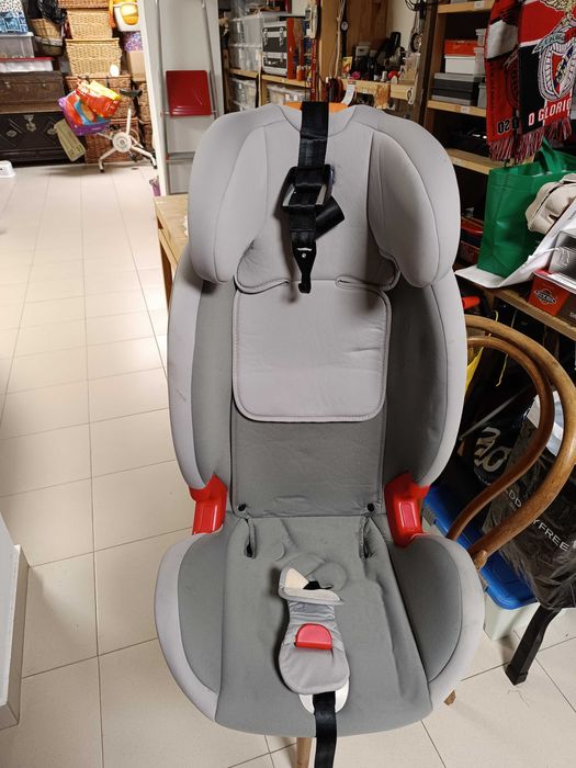 Cadeira Isofix Auto Grupo I, II, III - CHICCO