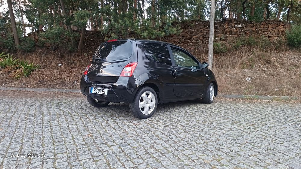 Renalt twingo com teto panorâmica