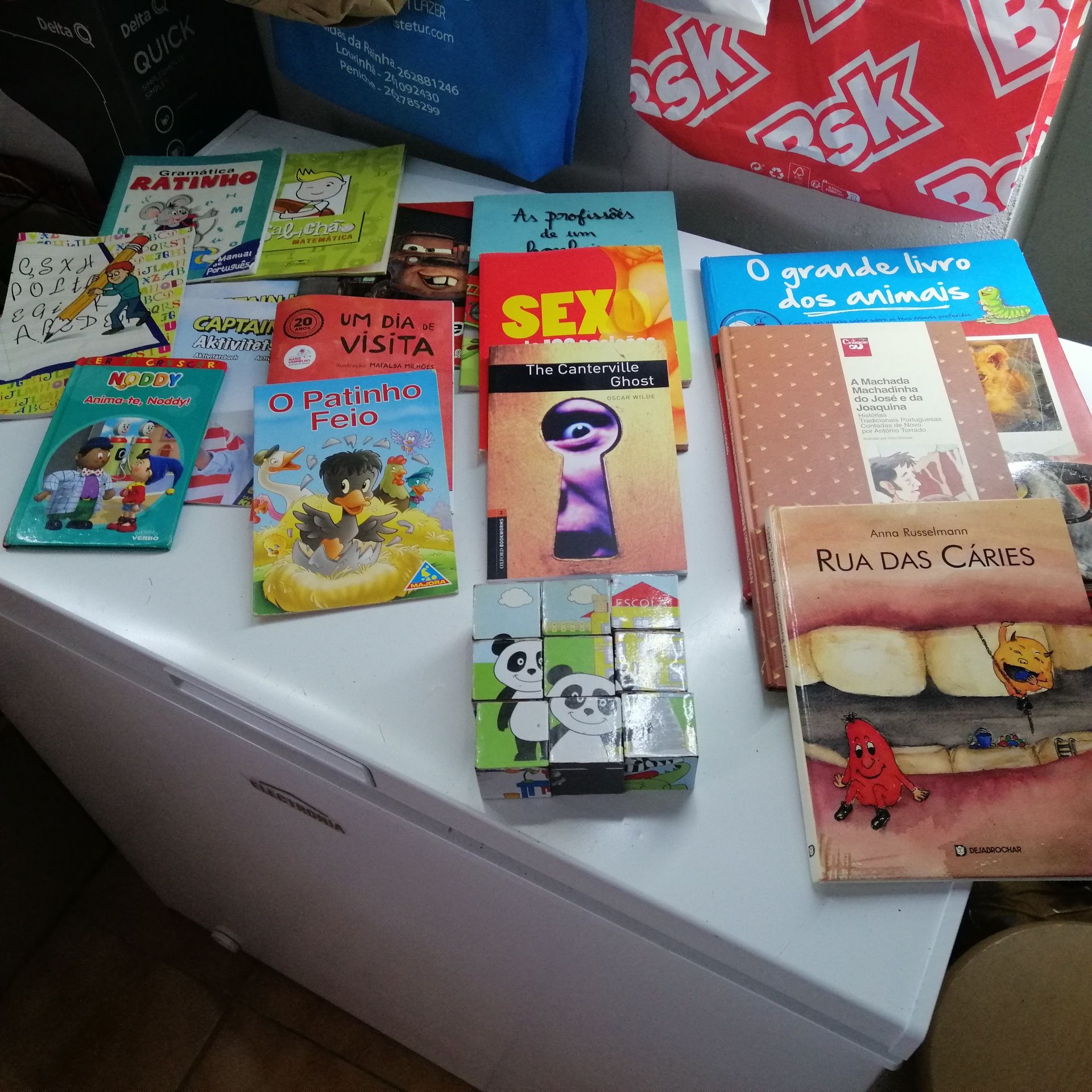 Enciclopédia 18v.. Mais 3 lotes livros antigos
