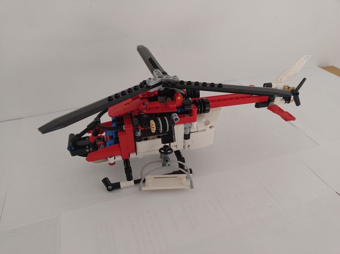 LEGO Technic 2 w 1 42092 Helikopter ratunkowy