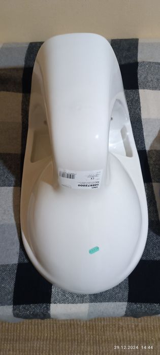 Продам  подвесной унитаз JIKA DINO  с  крышкой  с микролифтом