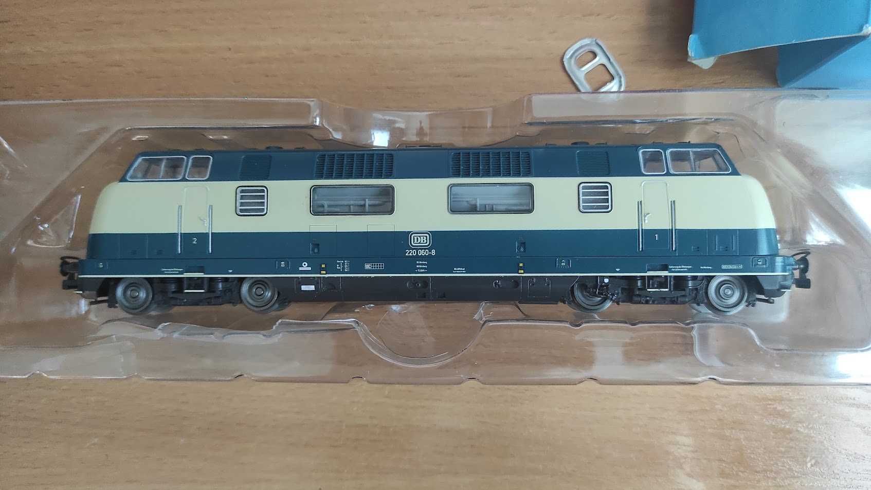 BR 220 DB Piko H0 z decoderem