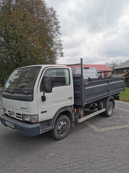 Samochód Nissan Cabstar
