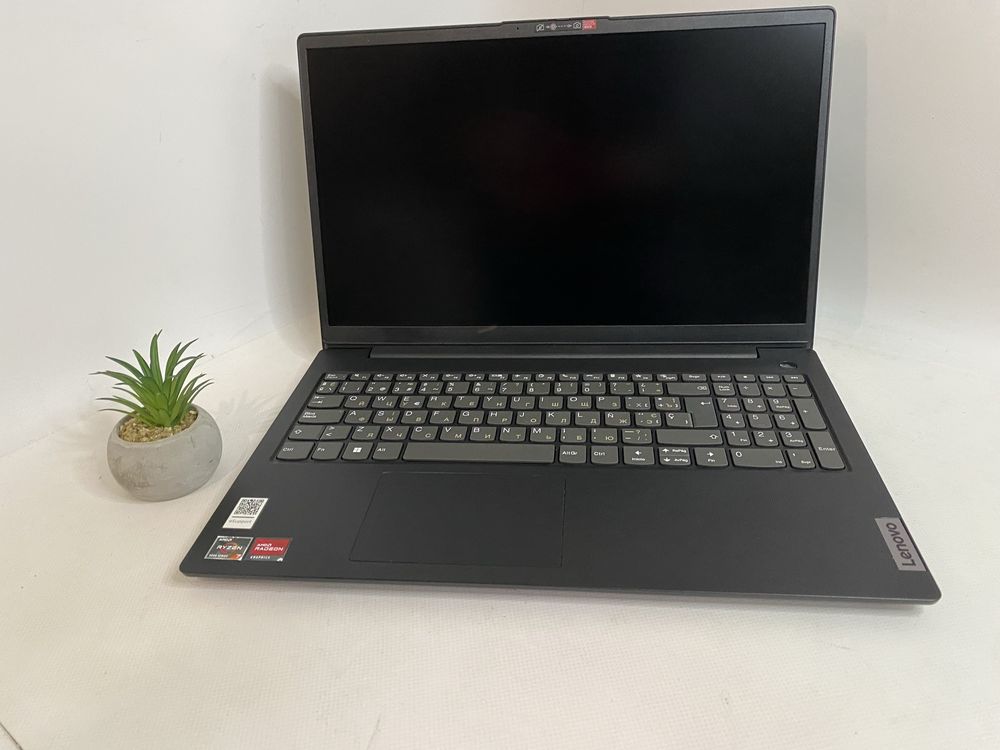 Lenovo V15 G2 ALC (Ryzen 7 5700u/Radeon RX Vega 8/ 12Gb/256Gb/IPS FHD)