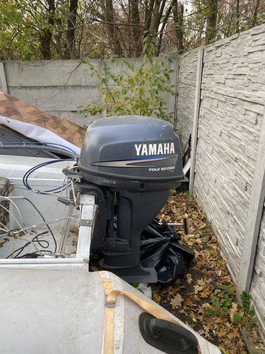 Продається човен з мотором