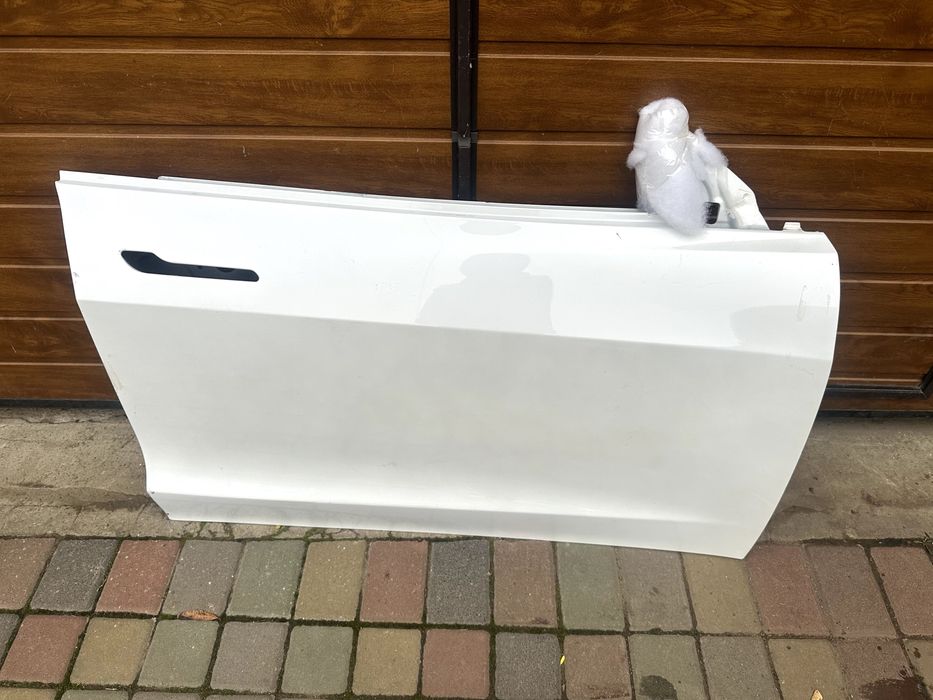 Двері передні праві Tesla Model 3 2017–2023 (в колір) PPSW