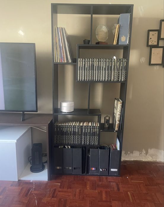 Estante preta 170cm