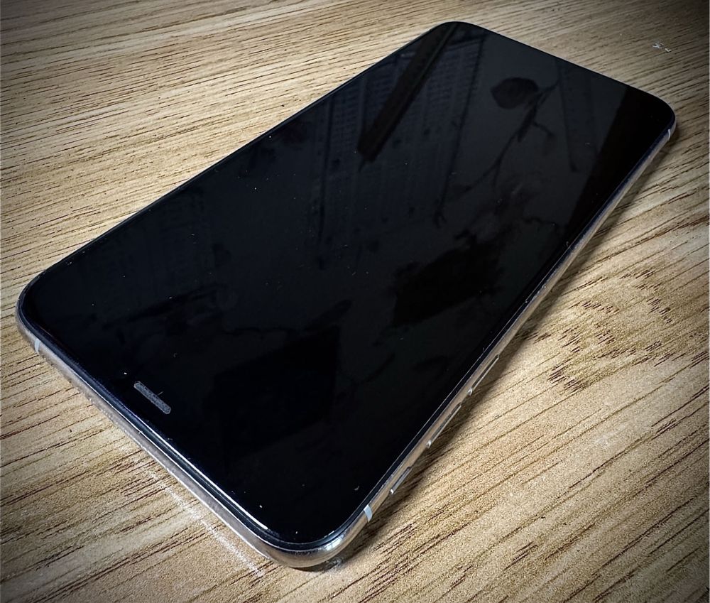 iPhone XsMax 64 + AirPods 2 + 5 стекл + 3 чехла