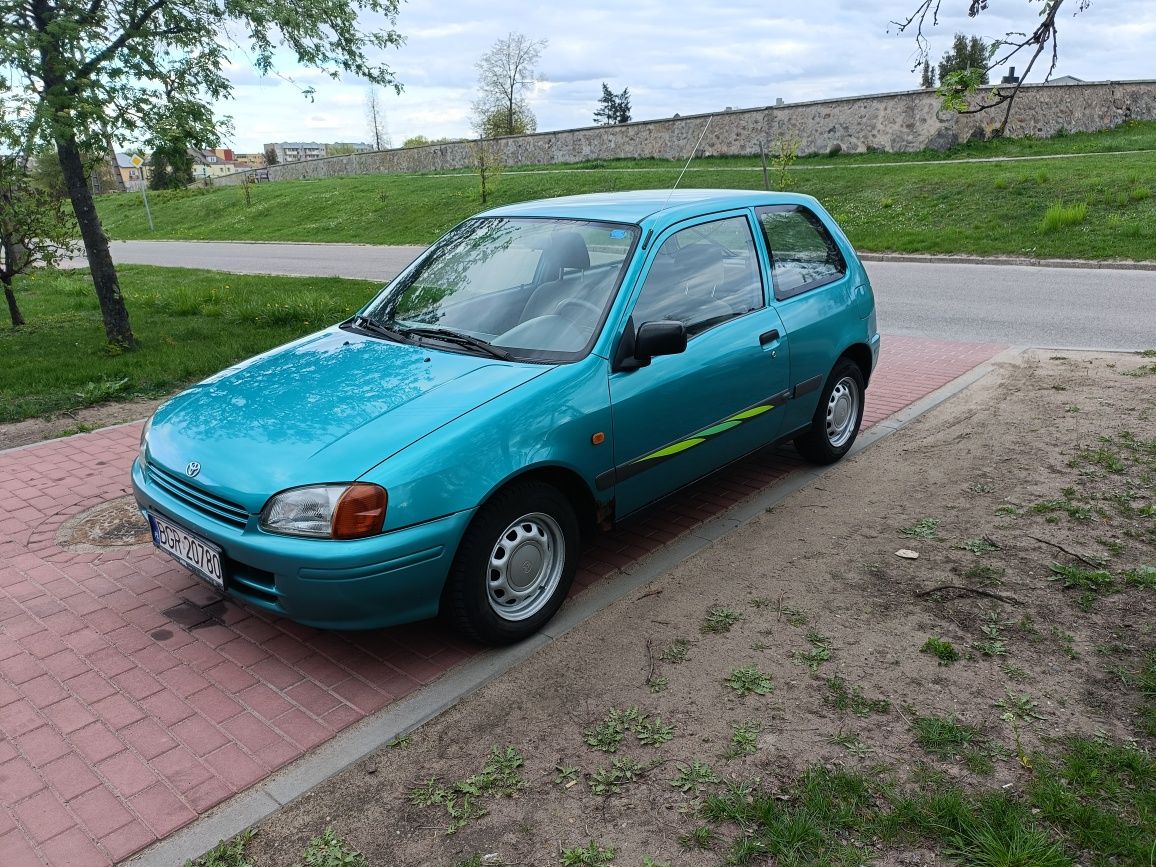 Samochód Toyota Starlet