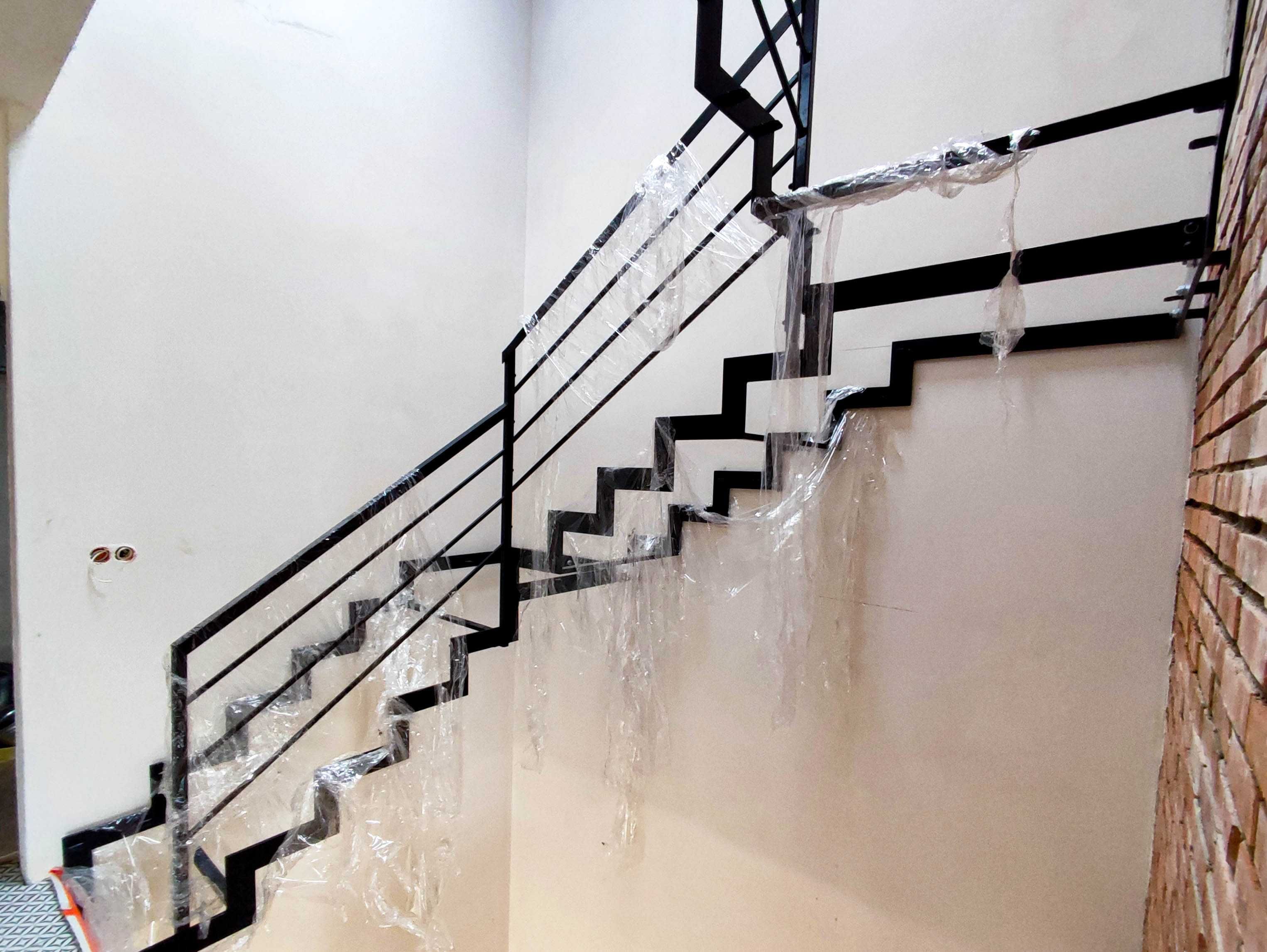 METALOWA konstrukcja SCHODÓW z balustradą