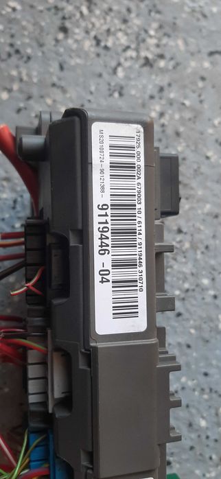 Skrzynka bezpiecznikow bmw e87 lift