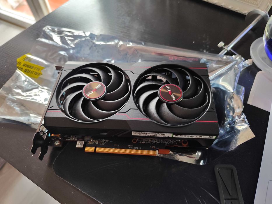 placa grafica Sapphire Radeon RX6600