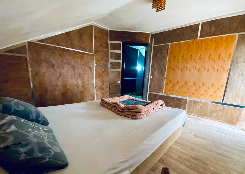 Оренда будинку подобово біля озера Земснаряд