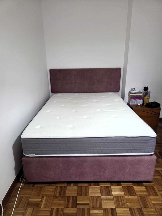 Sommier Estofado Rosa com Cabeceira e Colchão Molas 140 x 190