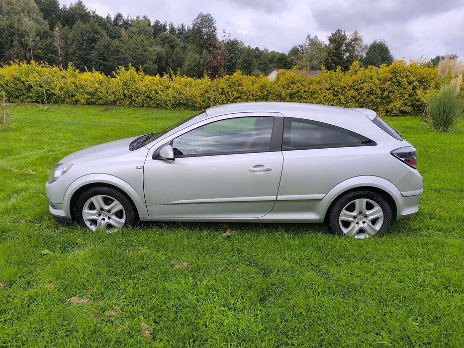 Opel Astra H GTC 1.6 105 km 2006r.