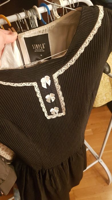 Śliczna czarna sukienka SIMPLE