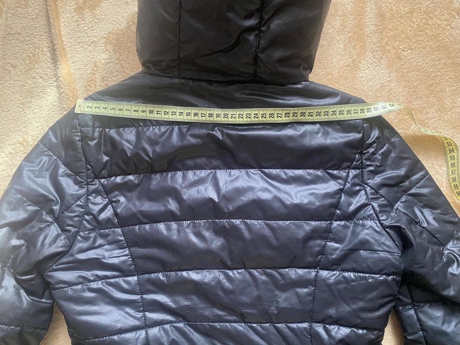 Куртка тепла, коротка