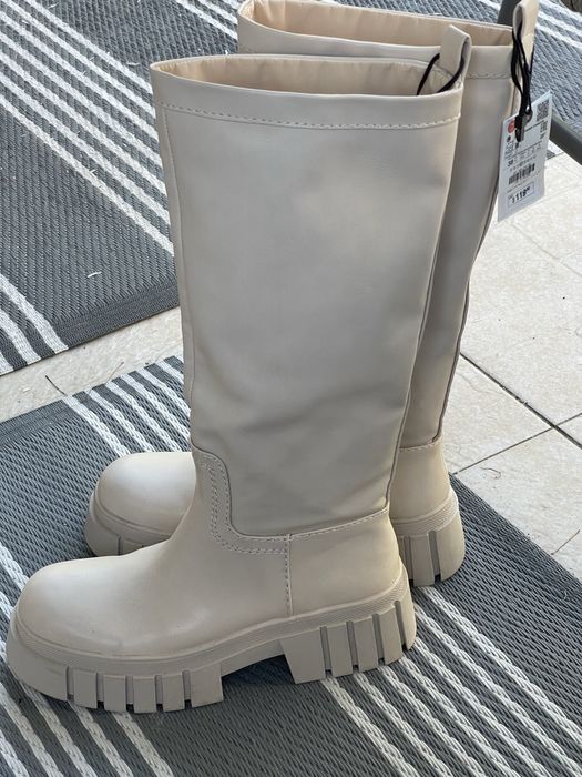 Нові сапоги Zara