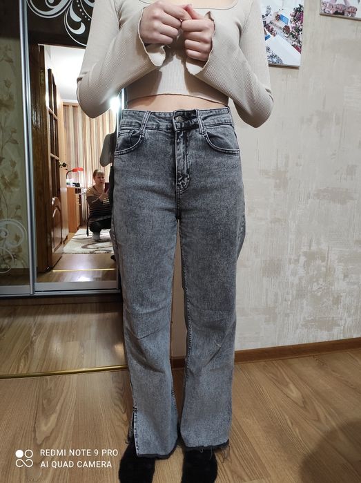 Продам женские джинсы клёш