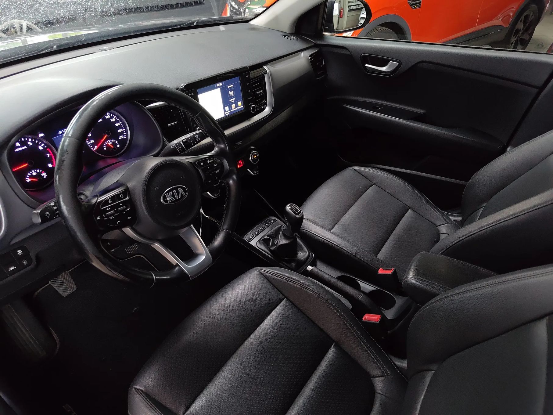 Kia Stonic Skóry / kamera cofania / klimatronic / nawigacja