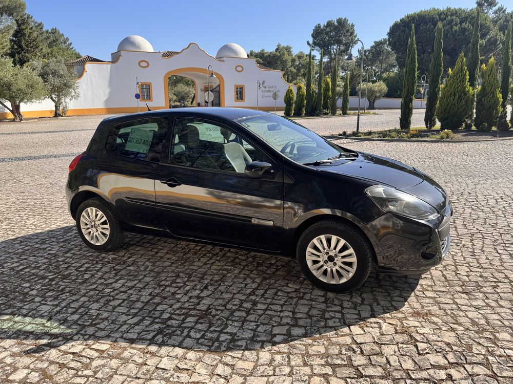 Renault Clio Bem estimado de Dezembro 2011